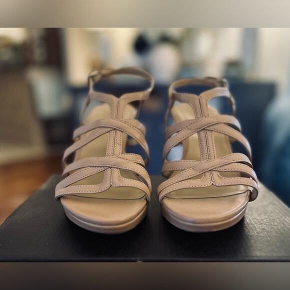 Naturalizer Baylor CremeBrulee/Nude Beige Strappy Heels. Size 9M. Worn Once - Picture 6 of 16